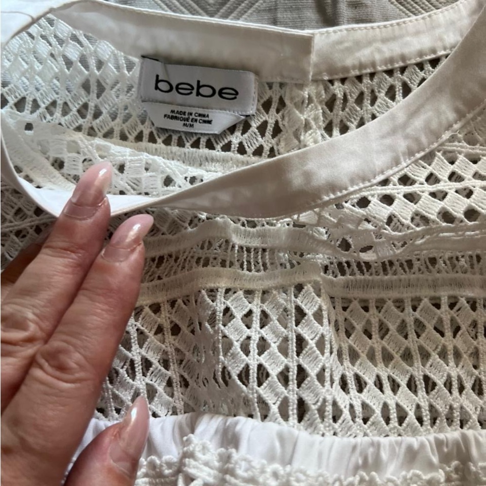 Bebe White ruffled Boho Detailed long sleeved cropped Blouse size M - Picture 12 of 13